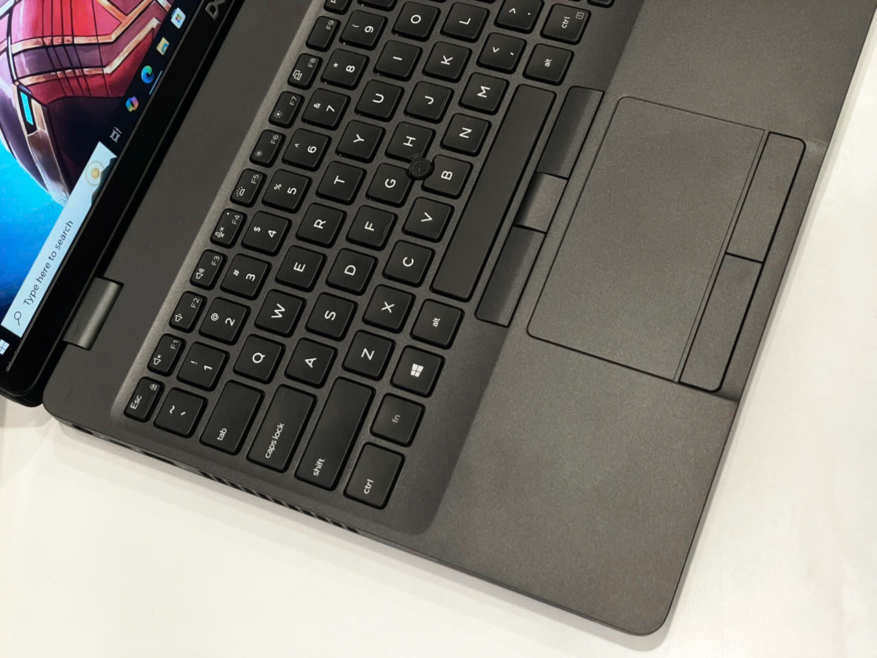 Laptop chuyên đồ họa Gaming DELL Latitude 5501 - 15.6" FHD / i7-9850H / 16G / 256GB / MX 150 2G