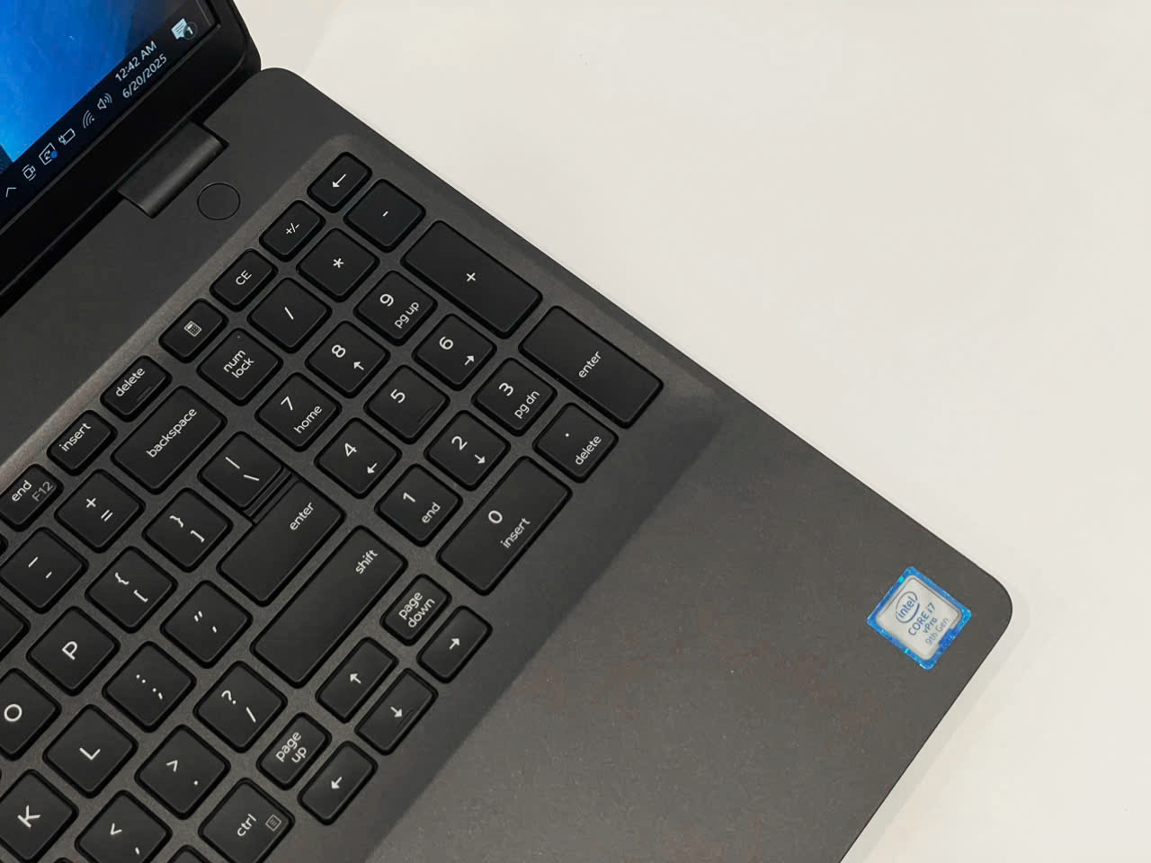 Laptop chuyên đồ họa Gaming DELL Latitude 5501 - 15.6" FHD / i7-9850H / 16G / 256GB / MX 150 2G