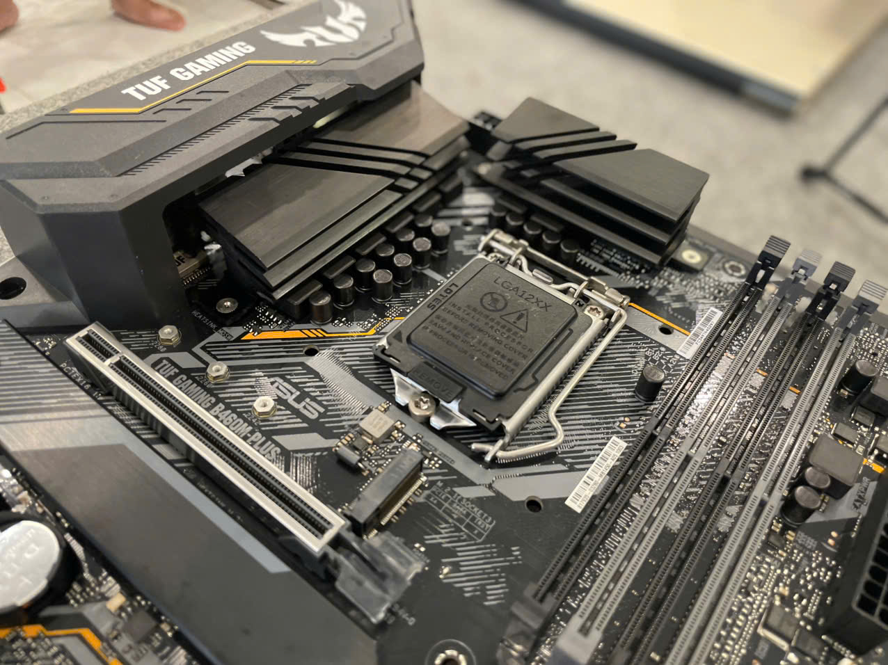 Main TUF GAMING B460M-PLUS ASUS Full Box