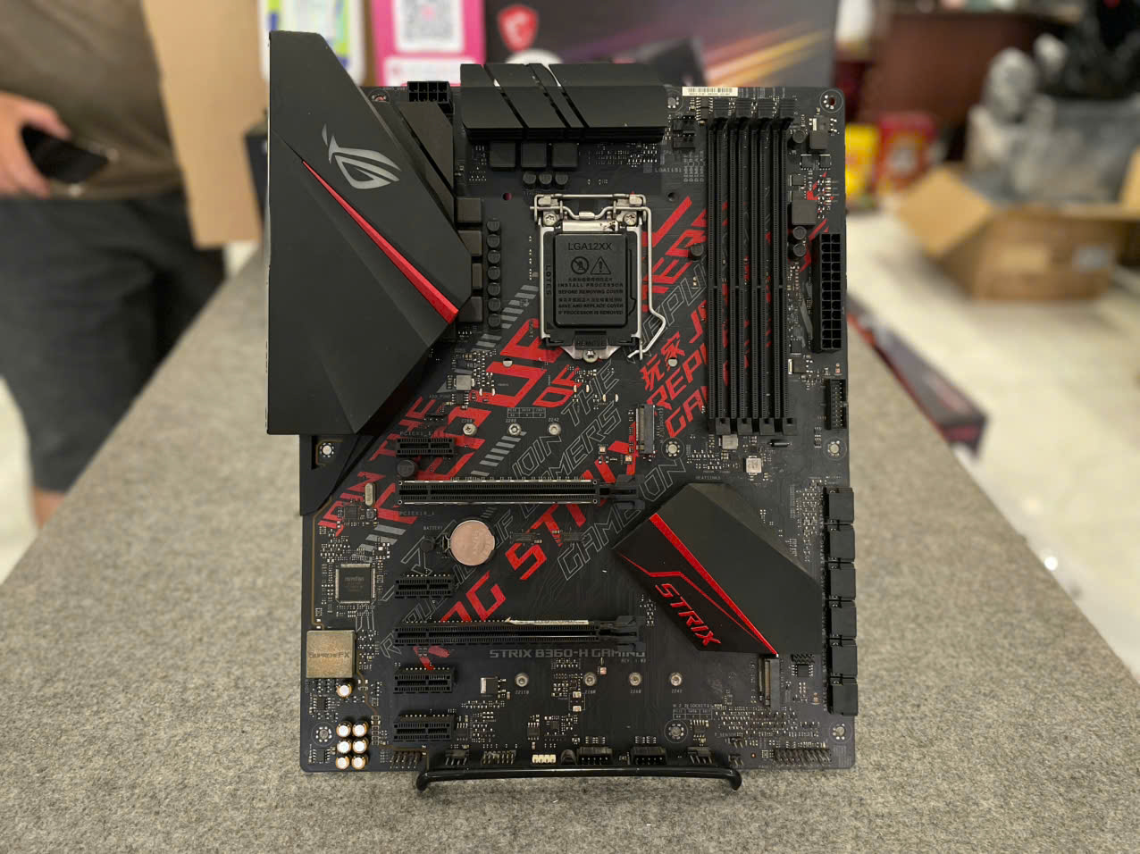 Main ROG STRIX B360-H GAMING