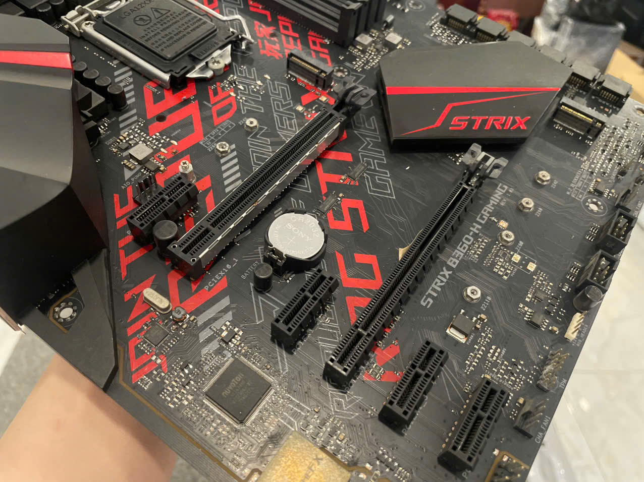 Main ROG STRIX B360-H GAMING
