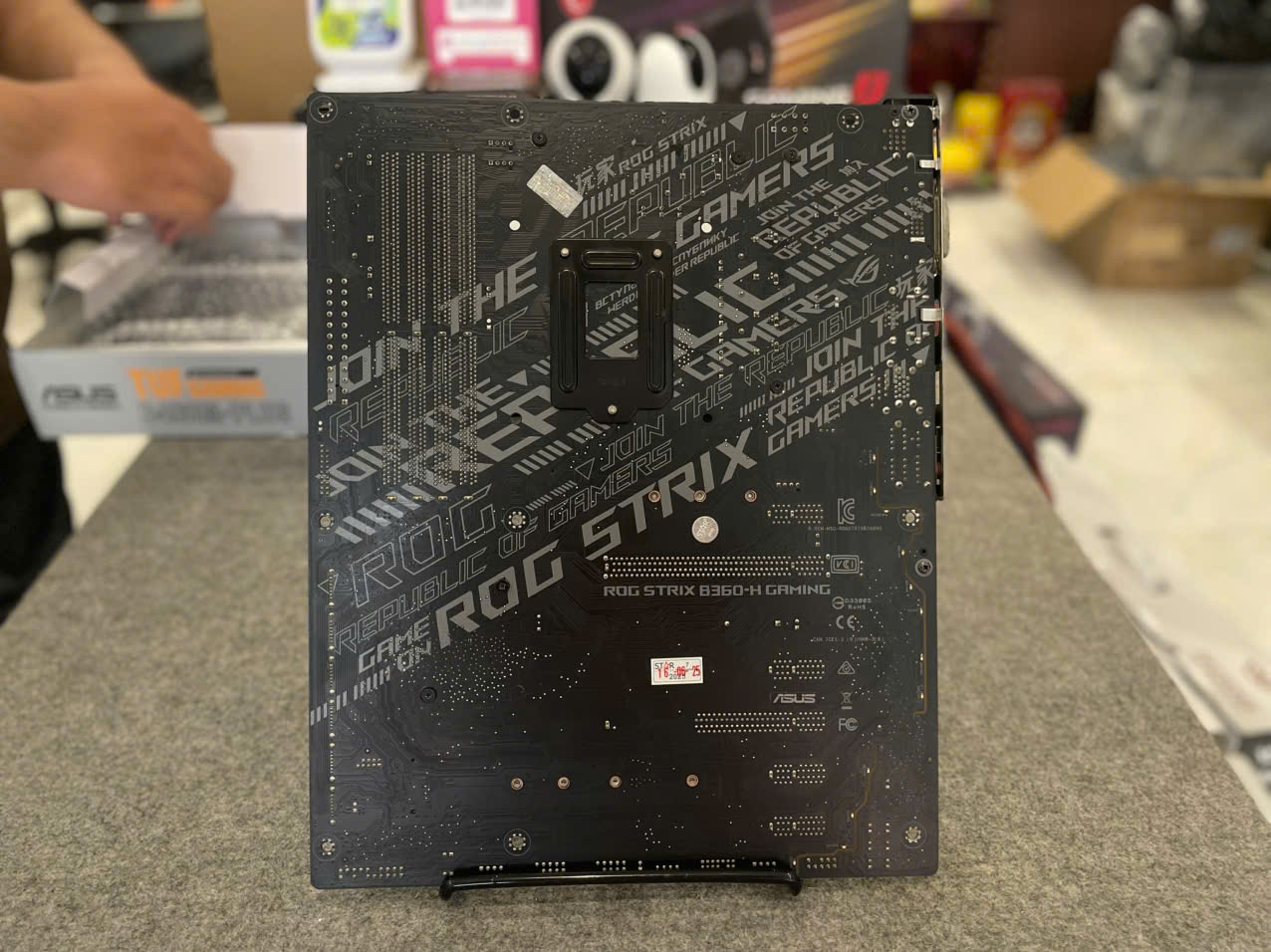 Main ROG STRIX B360-H GAMING