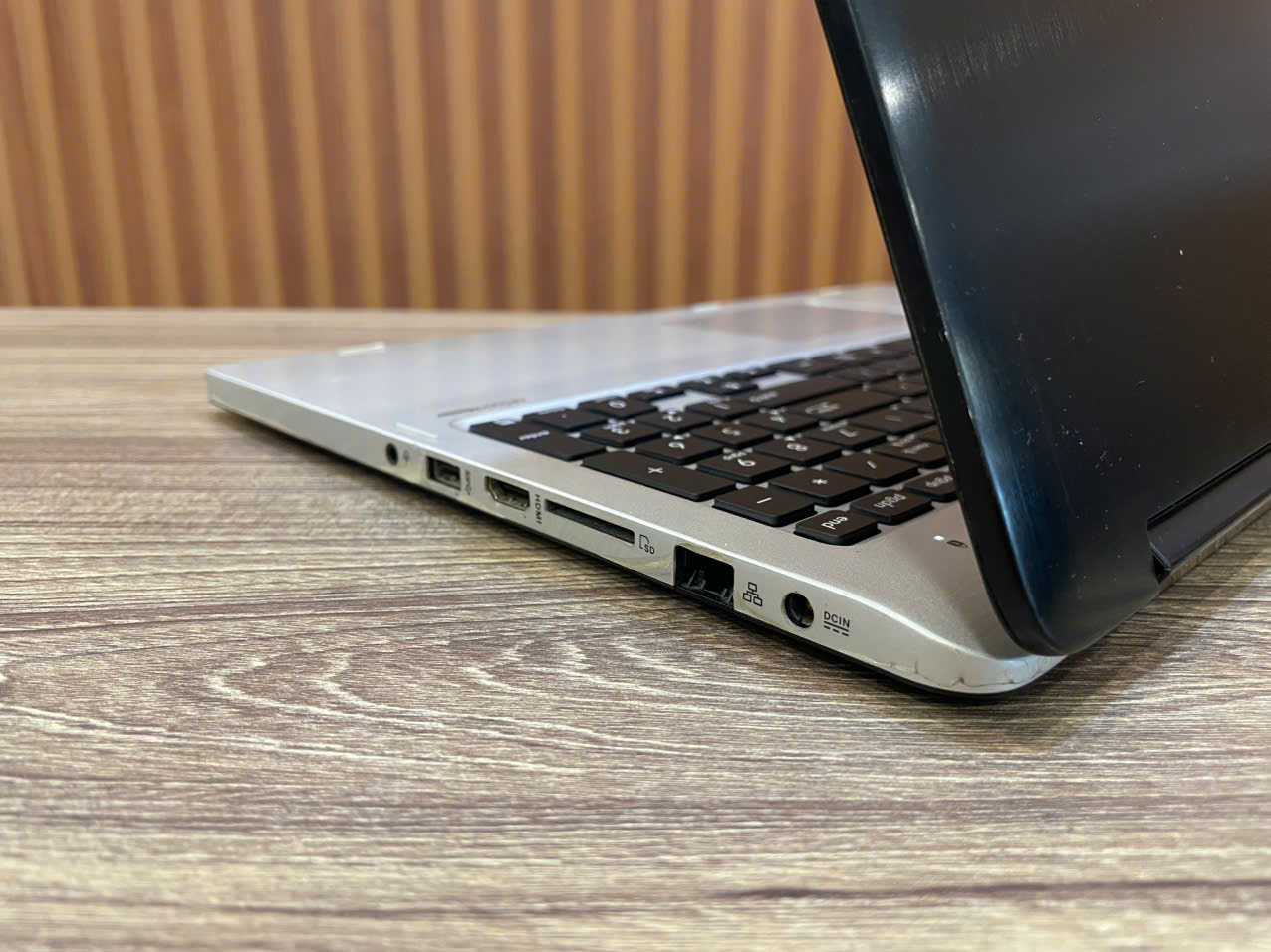 Laptop Asus TP500LA Cảm ứng _ 15.6" FHD / i5-5200U / 8G / 256G