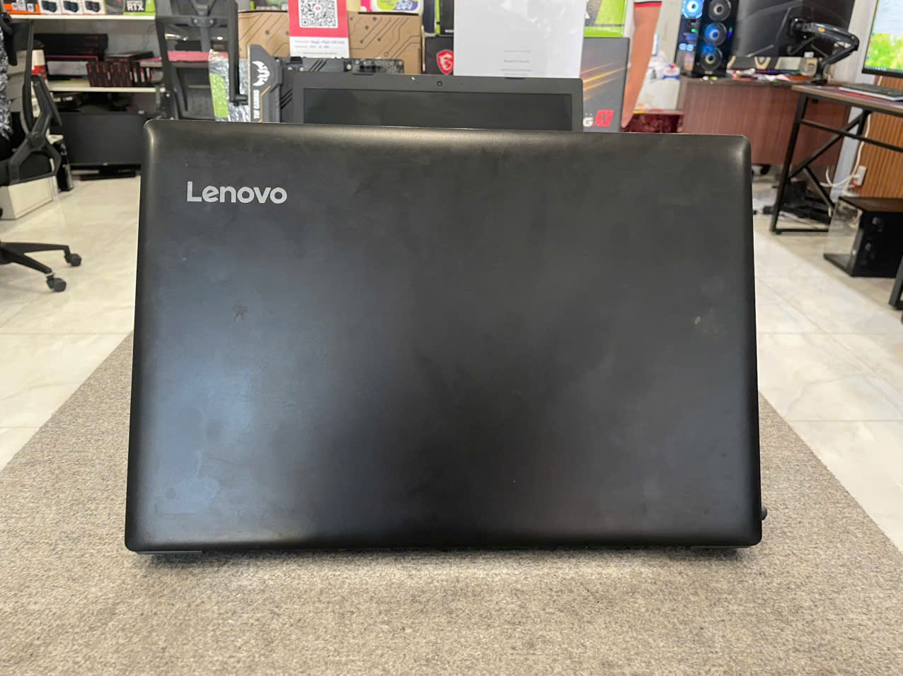 Laptop Lenovo 81DE - 15.6" Full HD / i5-8256U / 8G / 120G
