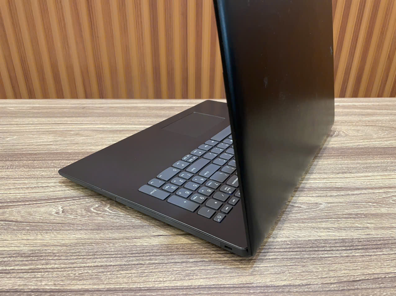 Laptop Lenovo Ideapad 81BG_ 15.6" FHD / i5-8250U / 8G / 120G