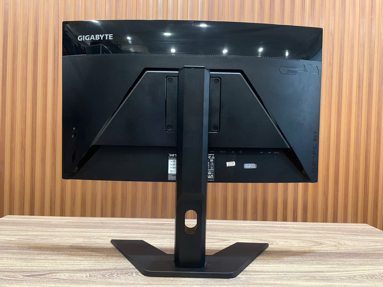 Màn hình Cong GIGABYTE G27FC Chuyên Game