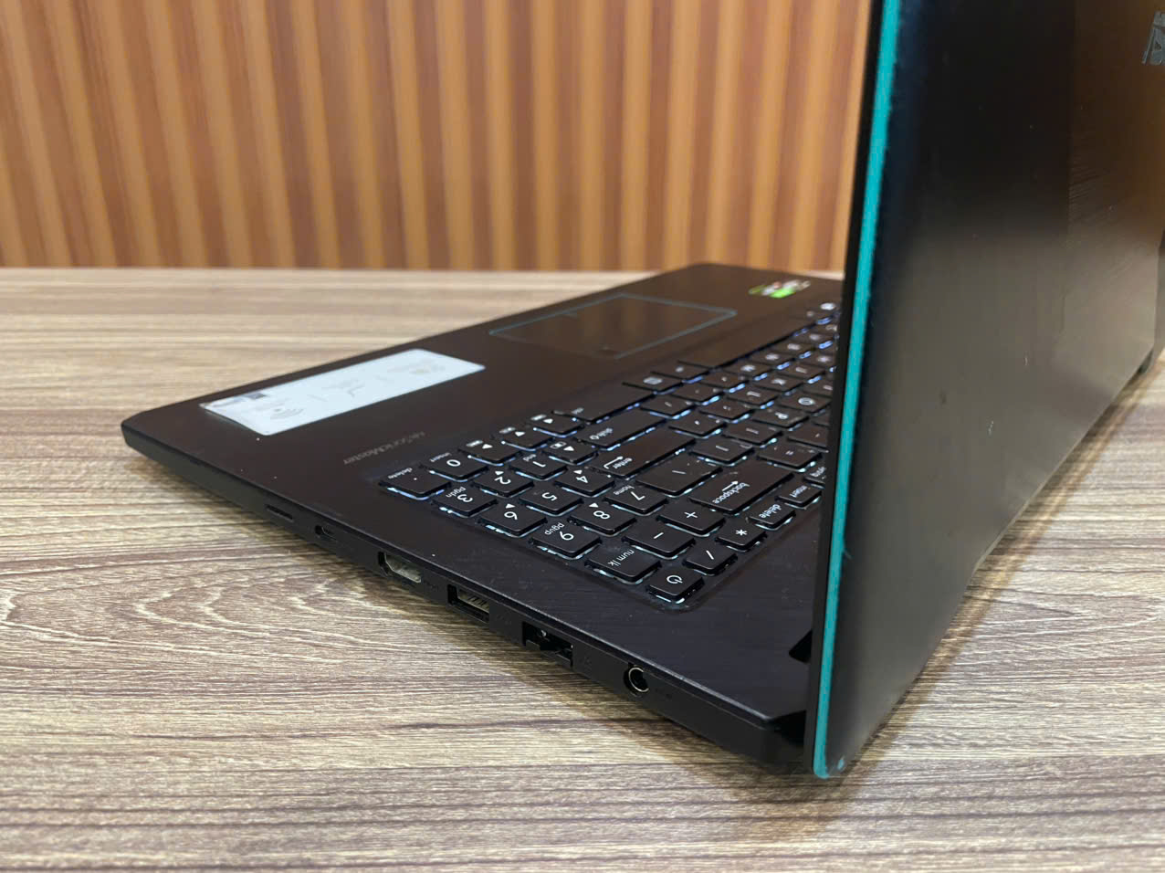 Laptop Gaming ASUS - 15.6" FHD / Ryzen 5 3500U / RTX 1050 4G / 16G / 512G