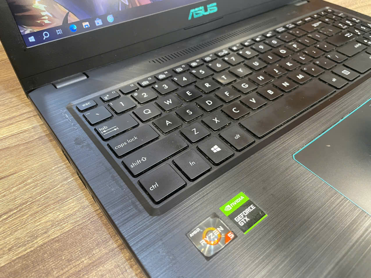 Laptop Gaming ASUS - 15.6" FHD / Ryzen 5 3500U / RTX 1050 4G / 16G / 512G