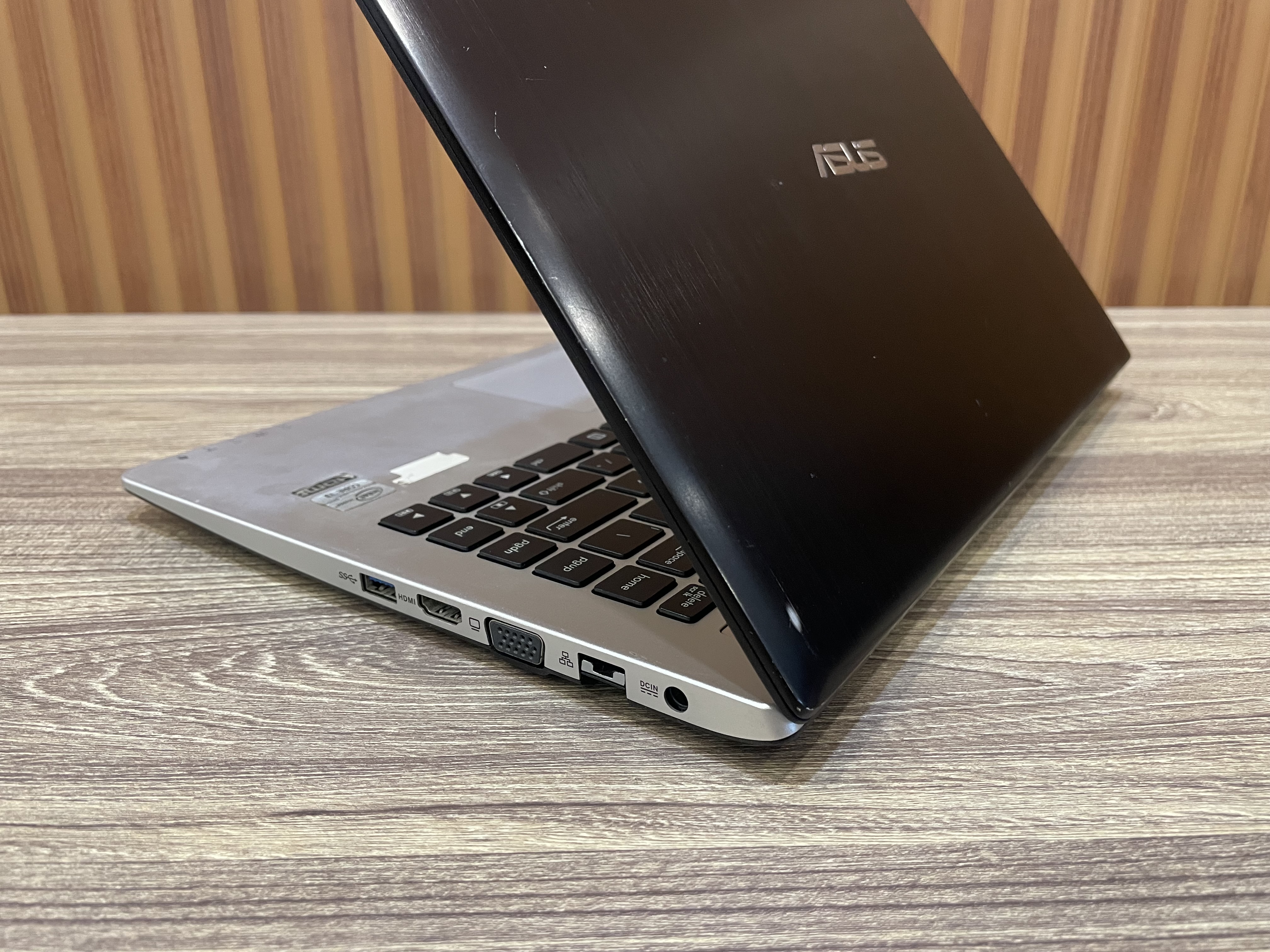 Laptop cảm ứng ASUS VivoBook S400CA – 14" HD / i3-3217U / 8GB / 120GB