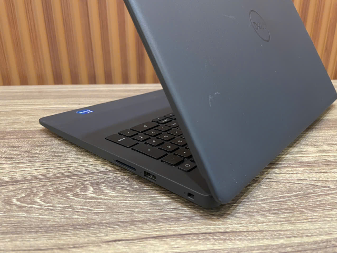 Laptop Dell Inspiron 15 3501 - 15.6" FHD IPS / i5-1135G7 / 16G / 256G