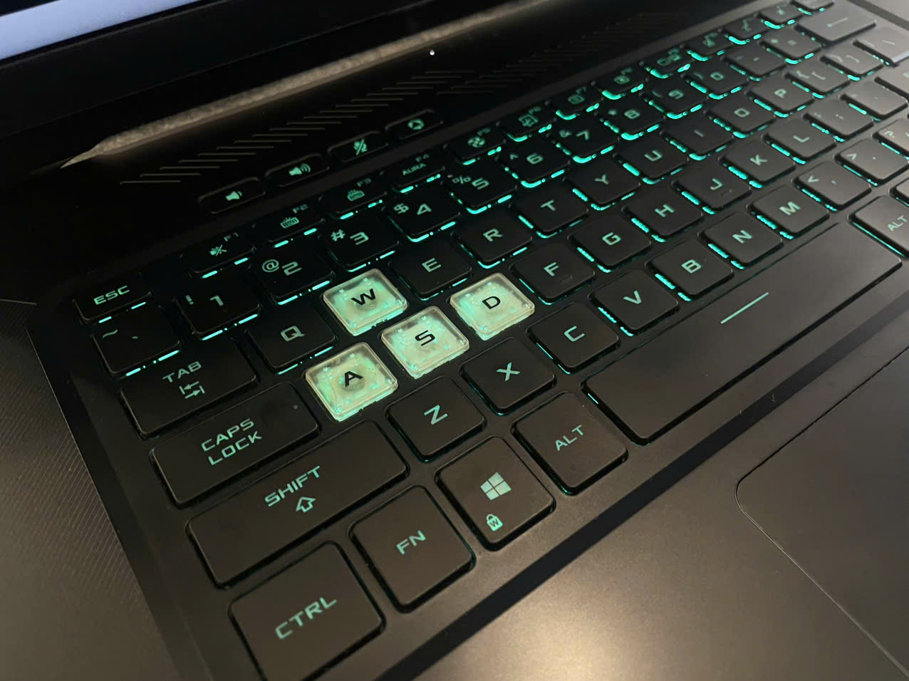 Laptop Gaming ASUS TUF DASH F15 - 15.6" FHD 144Hz / i7-11370H / RTX 3050 Ti / 24G / 512G (2nd)