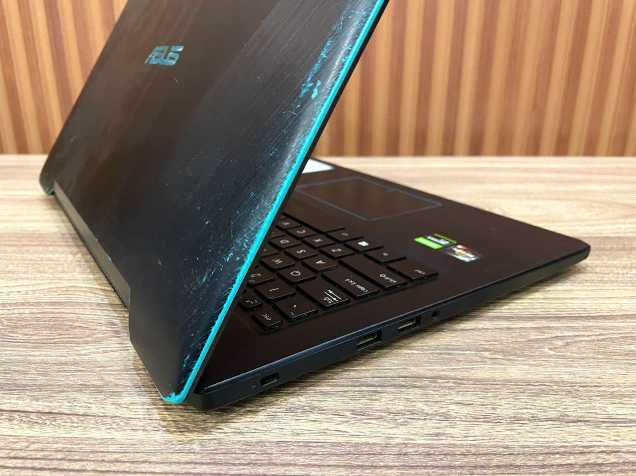 Laptop Gaming ASUS - 15.6" FHD / Ryzen 5 3500U / RTX 1050 4G / 16G / 256G (Tạm hết hàng)