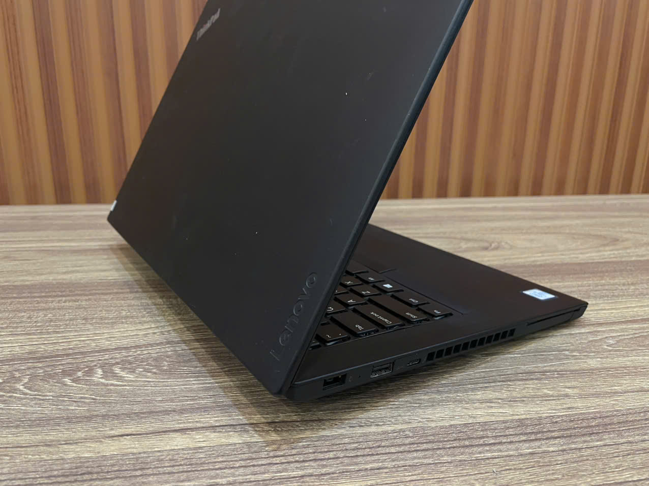 Laptop Lenovo ThinkPad T470s - 14" FHD / i5-6300U / 8G / 256G (Tạm hết hàng)