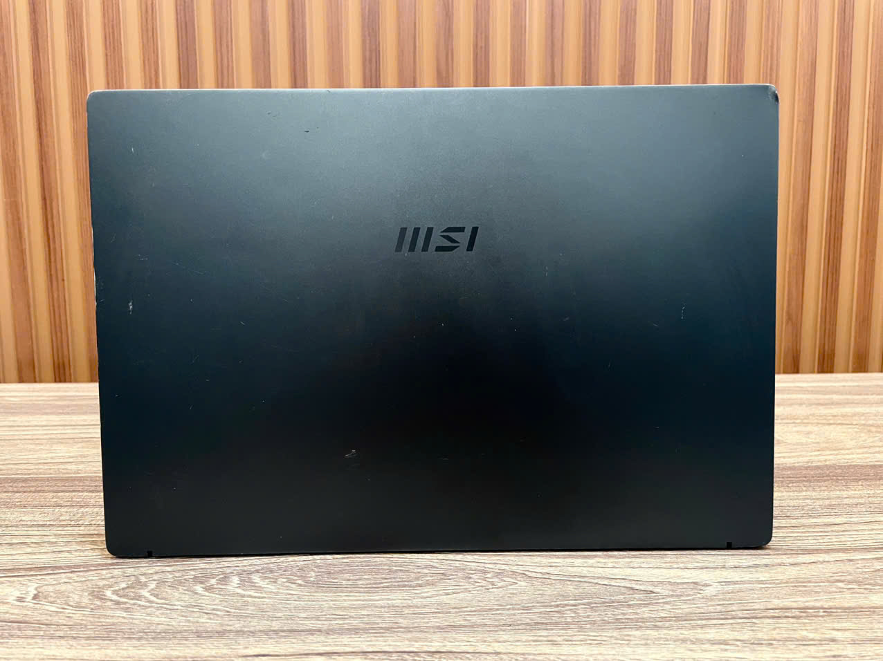 Laptop MSI Modern 14 _ 14" FHD sRGB / Ryzen 5 5500U / 8G / 256G (Tạm hết hàng)