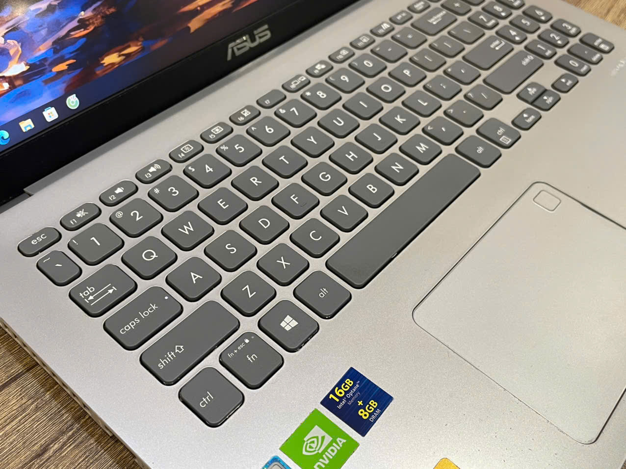 Laptop ASUS Vivobook - 15.6" FHD / i5-8265U / 8G / 256G (Tạm hết hàng)