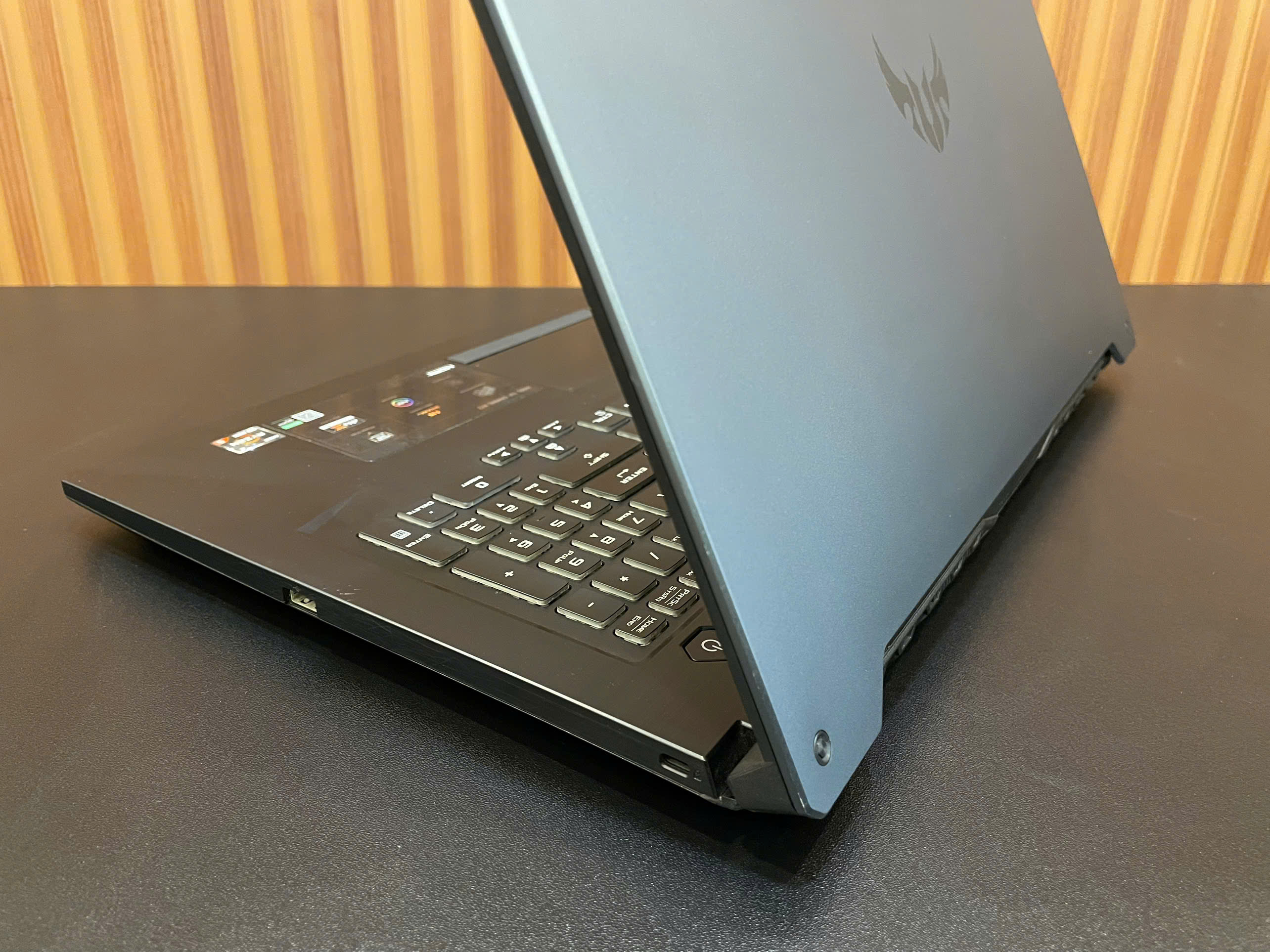 Laptop Gaming ASUS TUF - 17" 120Hz / R5 4600H / 16G / 512G / GTX 1650 Ti (2nd)