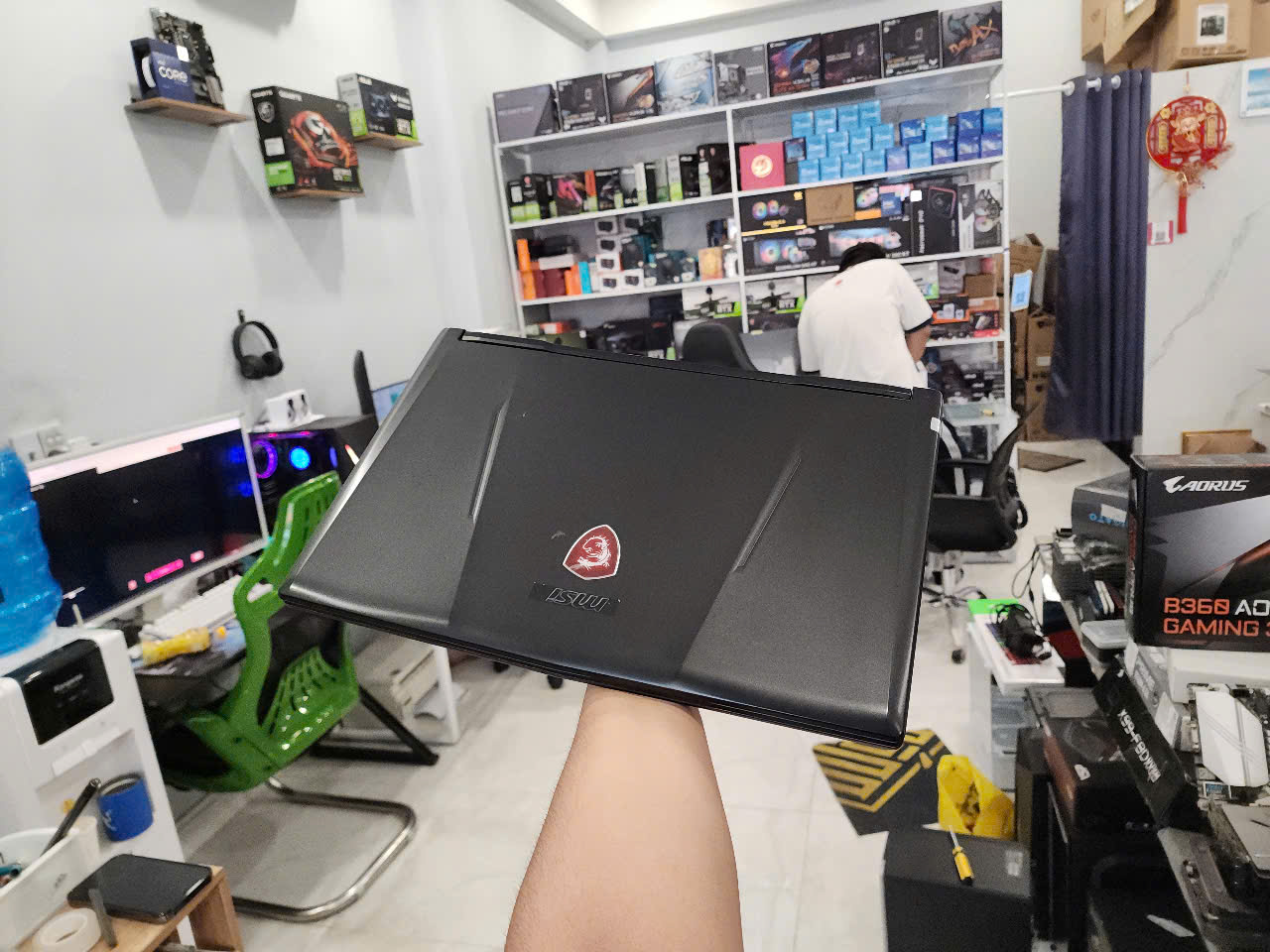 Laptop MSI Gaming i7-8750H / Ram16G / GTX 4G mạnh mẽ