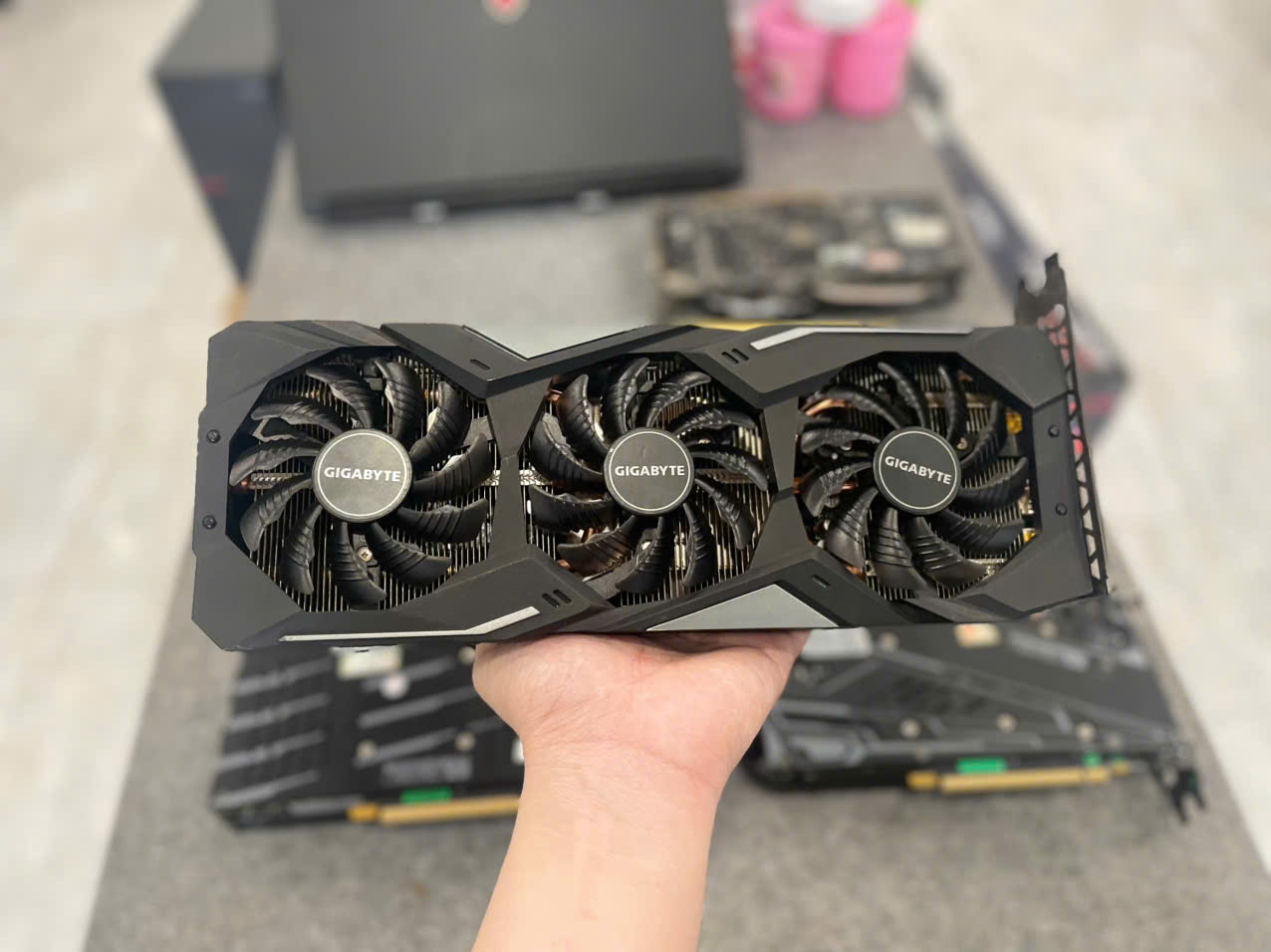 VGA GTX 1660 SUPER GIGA 3 FAN 6G Mát Đẹp Mạnh!!