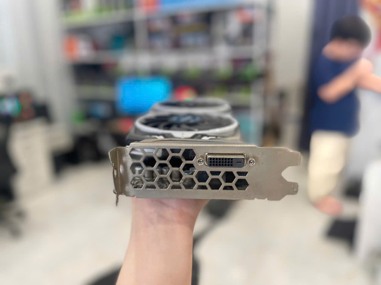 VGA RX 570 8G DVI 2 FAN MSI Chạy Mượt, Mát, Mạnh!