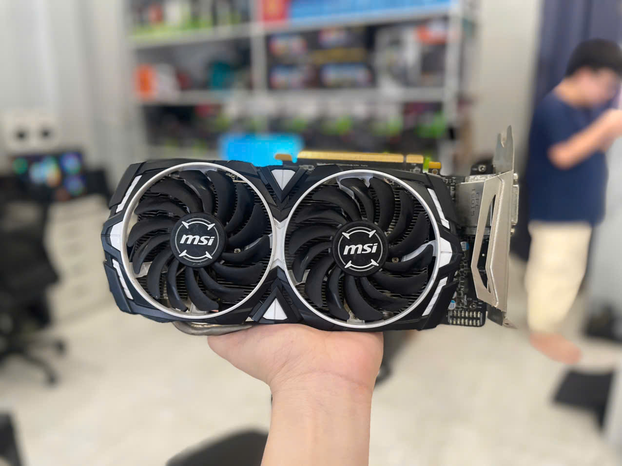 VGA RX 570 8G DVI 2 FAN MSI Chạy Mượt, Mát, Mạnh!